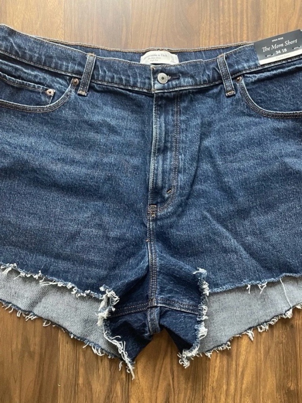 Abercrombie & Fitch The Mom Short High Rise Blue Denim Size 34/18 Curve Love